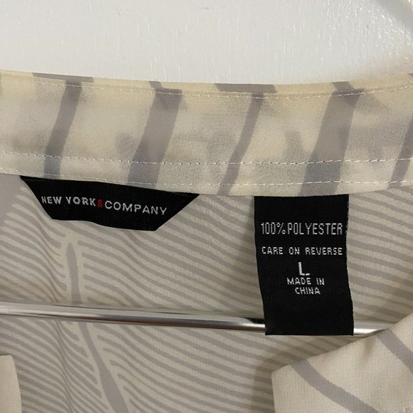 New York Company Sheer Top Large - Picture 5 of 10